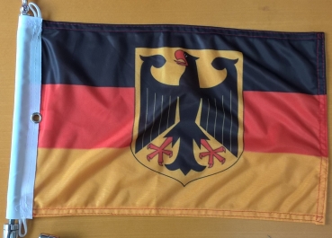 Deutschland mit Bundesadler, 40 x 28cm. Im Angebot eine Motorradfahne 40 x 28 cm. 2 Fahnen zu einer Fahne vernäht