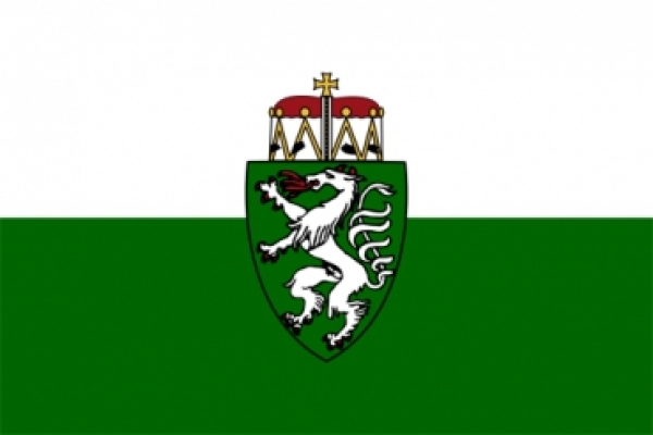 Steiermark mit Wappen, 40 x 26 cm. Passend für die hier angebotenen Flaggenstöcke 678-016 und 678-016B